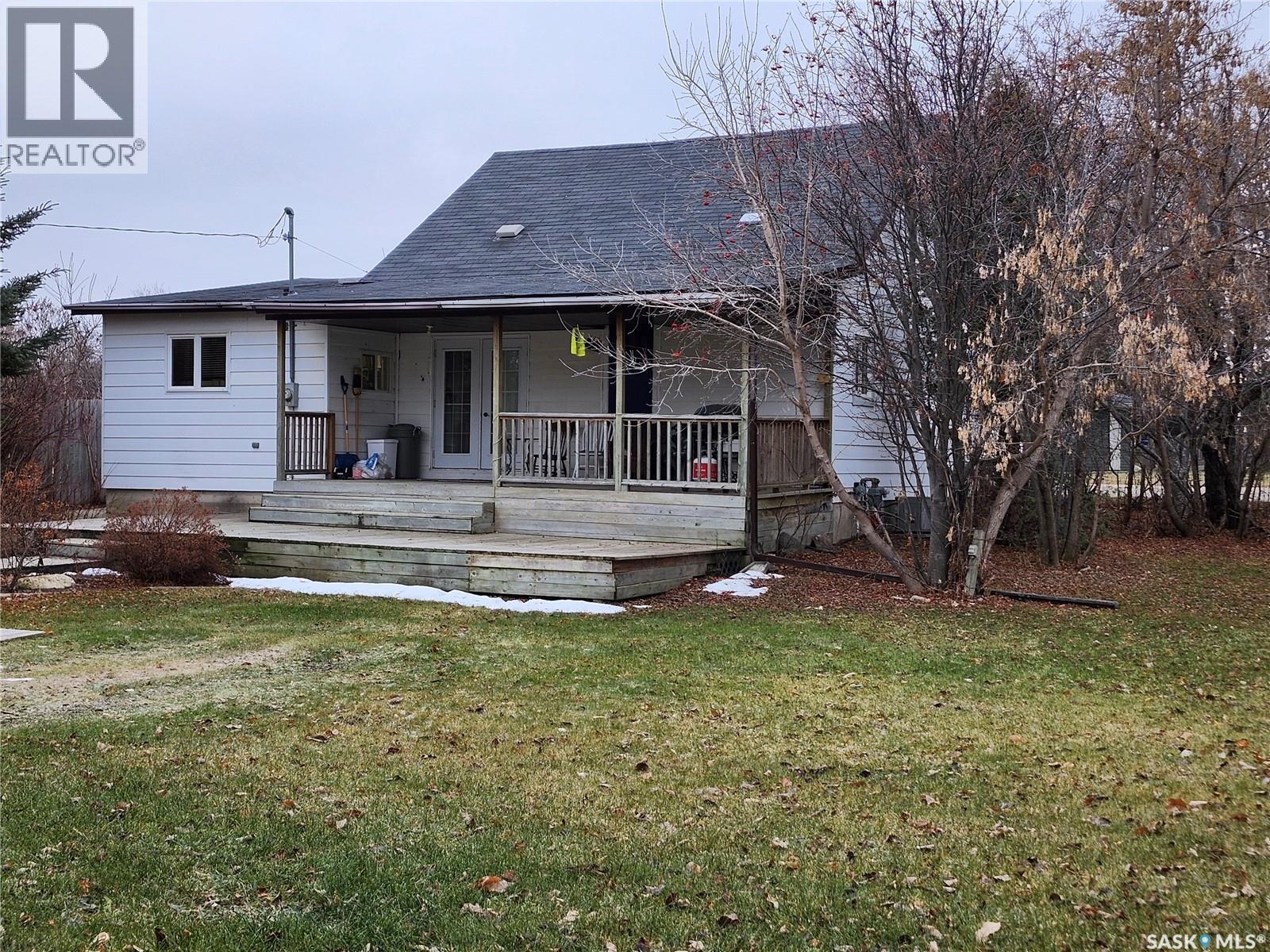 610 3rd Avenue, Esterhazy, Saskatchewan  S0A 0X0 - Photo 3 - SK024742