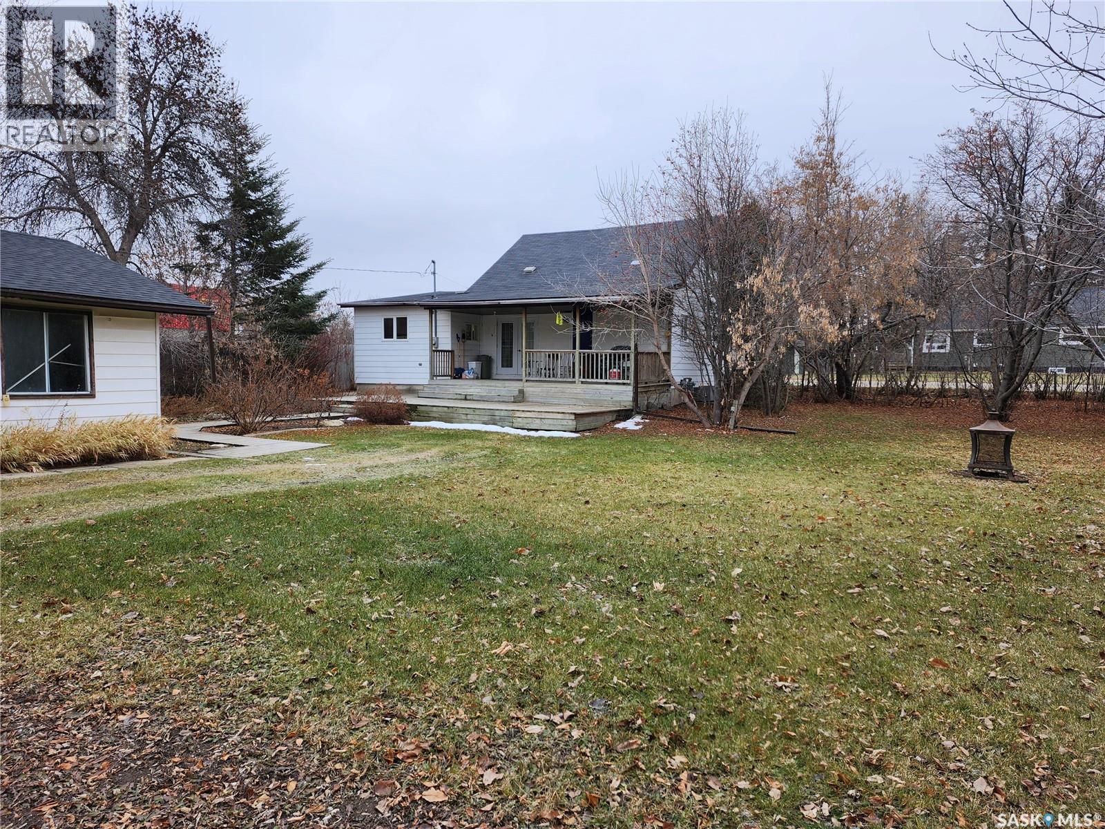 610 3rd Avenue, Esterhazy, Saskatchewan  S0A 0X0 - Photo 4 - SK024742