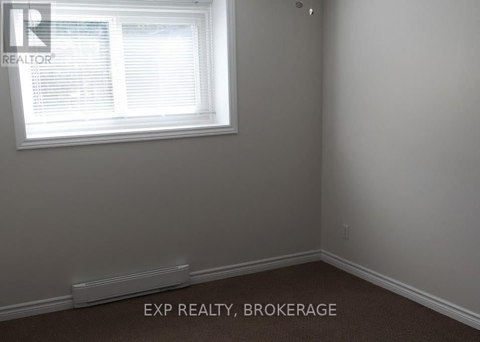 355 Forsyth Street, Gananoque, Ontario  K7G 3B4 - Photo 11 - X12580148