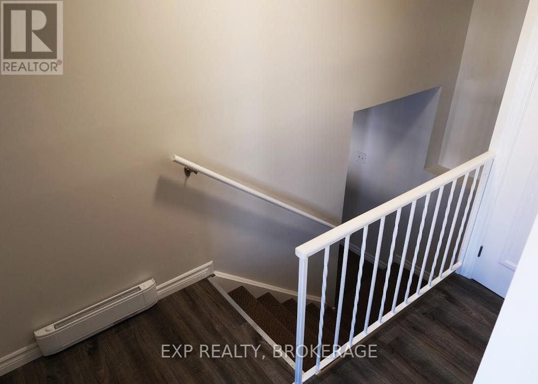 355 Forsyth Street, Gananoque, Ontario  K7G 3B4 - Photo 2 - X12580148