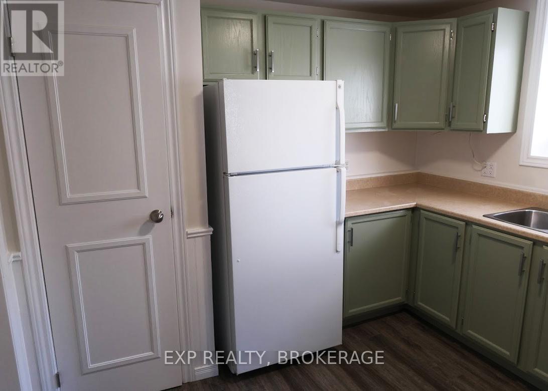 355 Forsyth Street, Gananoque, Ontario  K7G 3B4 - Photo 3 - X12580148