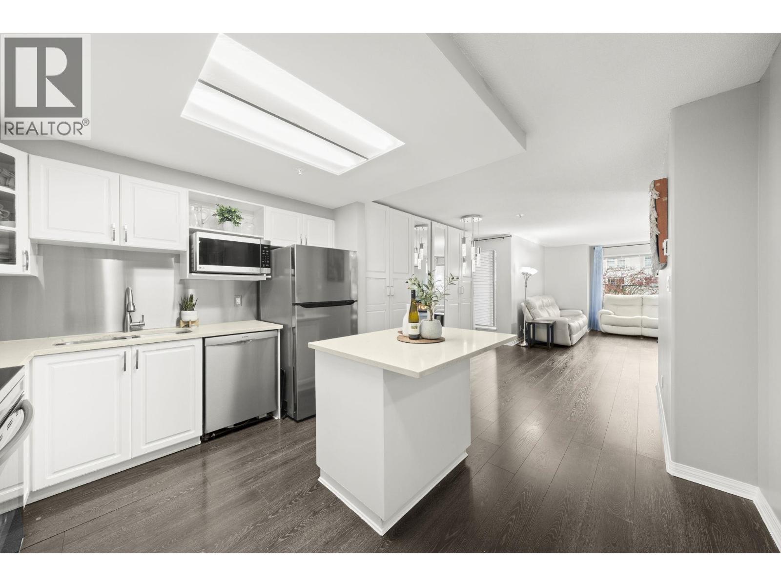 202 1650 Grant Avenue, Port Coquitlam, British Columbia  V3B 7V2 - Photo 1 - R3070121