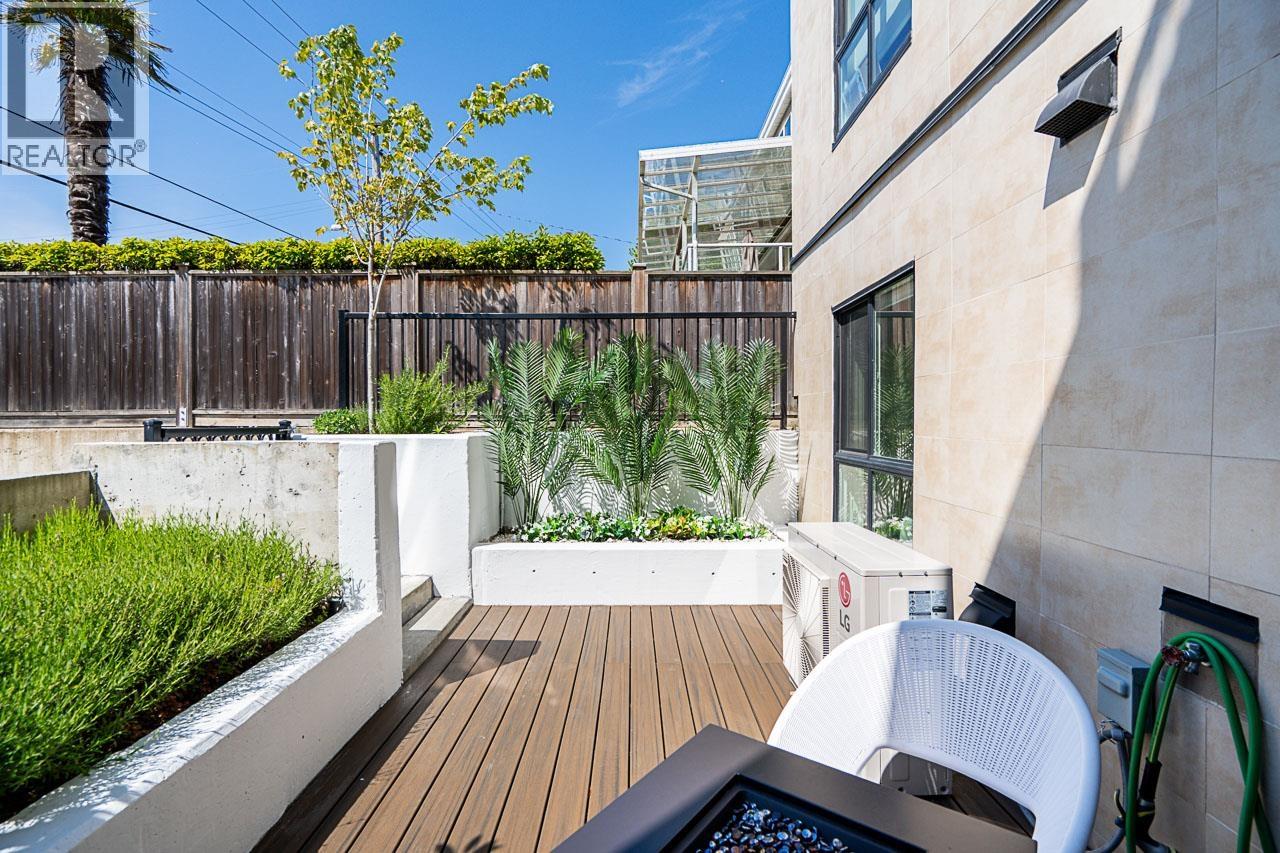 1505 W 60th Avenue, Vancouver, British Columbia  V6P 2A4 - Photo 1 - R3070103