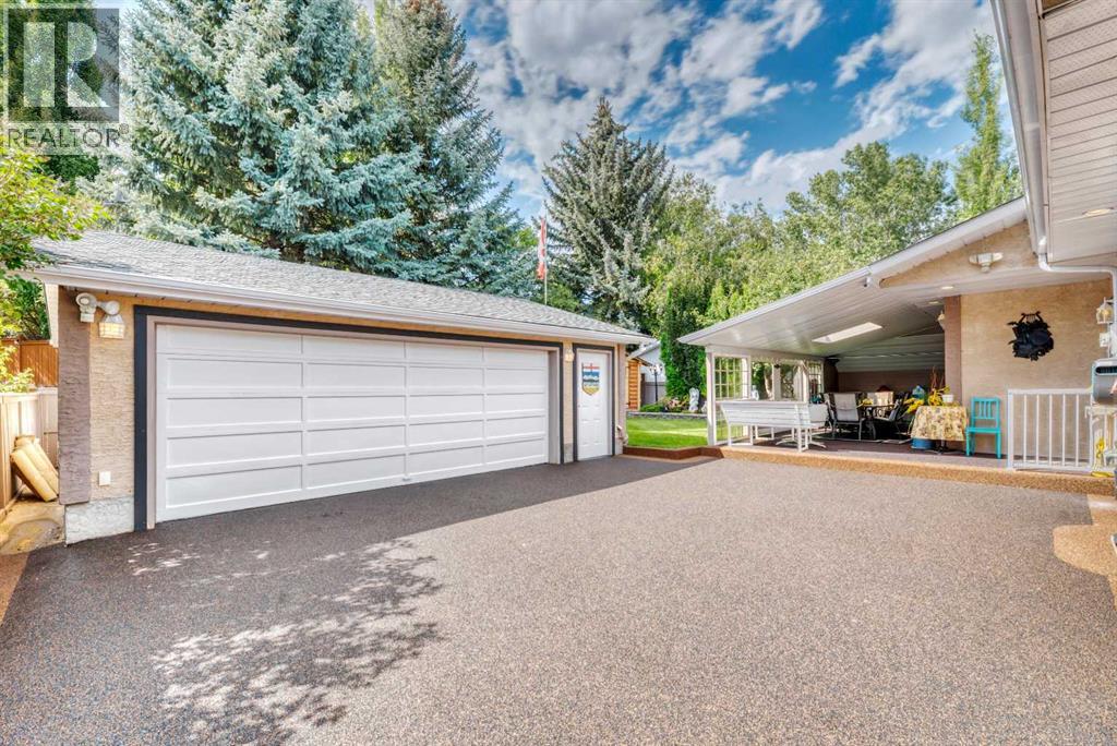 12519 Cannington Way Sw, Calgary, Alberta  T2W 1T9 - Photo 3 - A2272554