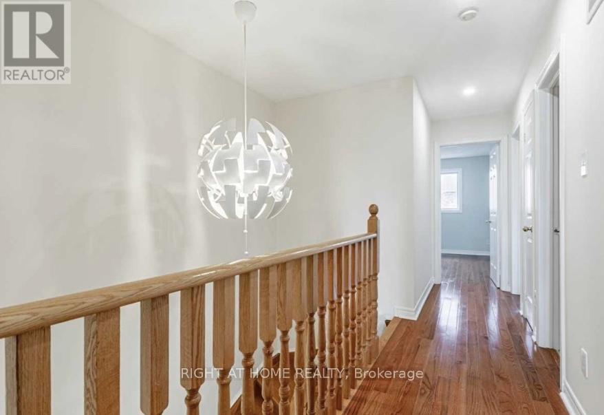 7049 Graydon Court, Mississauga, Ontario  L5N 7H4 - Photo 6 - W12580040