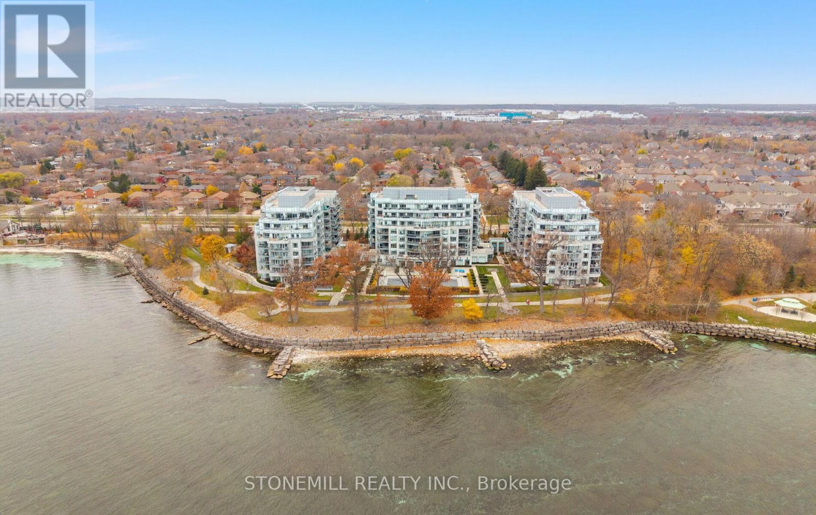 523 - 3500 Lakeshore Road W, Oakville, Ontario  L6L 0B4 - Photo 1 - W12580056