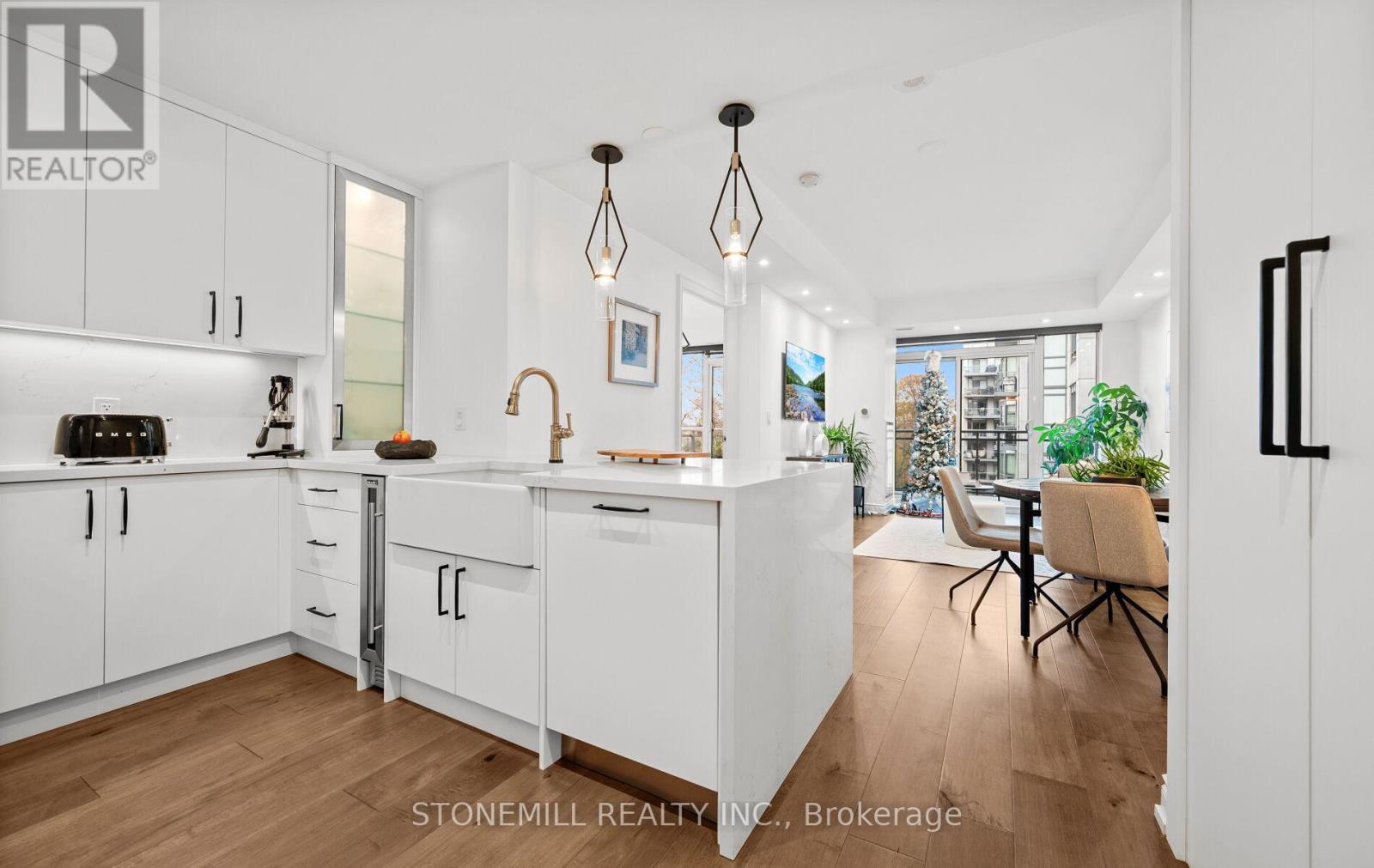 523 - 3500 Lakeshore Road W, Oakville, Ontario  L6L 0B4 - Photo 9 - W12580056