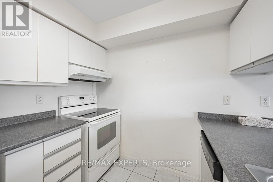 12 Laurelcrest Street, Brampton, Ontario  L6S 5Y4 - Photo 11 - W12580062