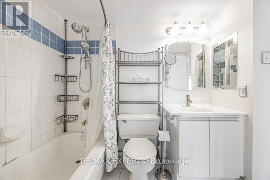 12 Laurelcrest Street, Brampton, Ontario  L6S 5Y4 - Photo 17 - W12580062