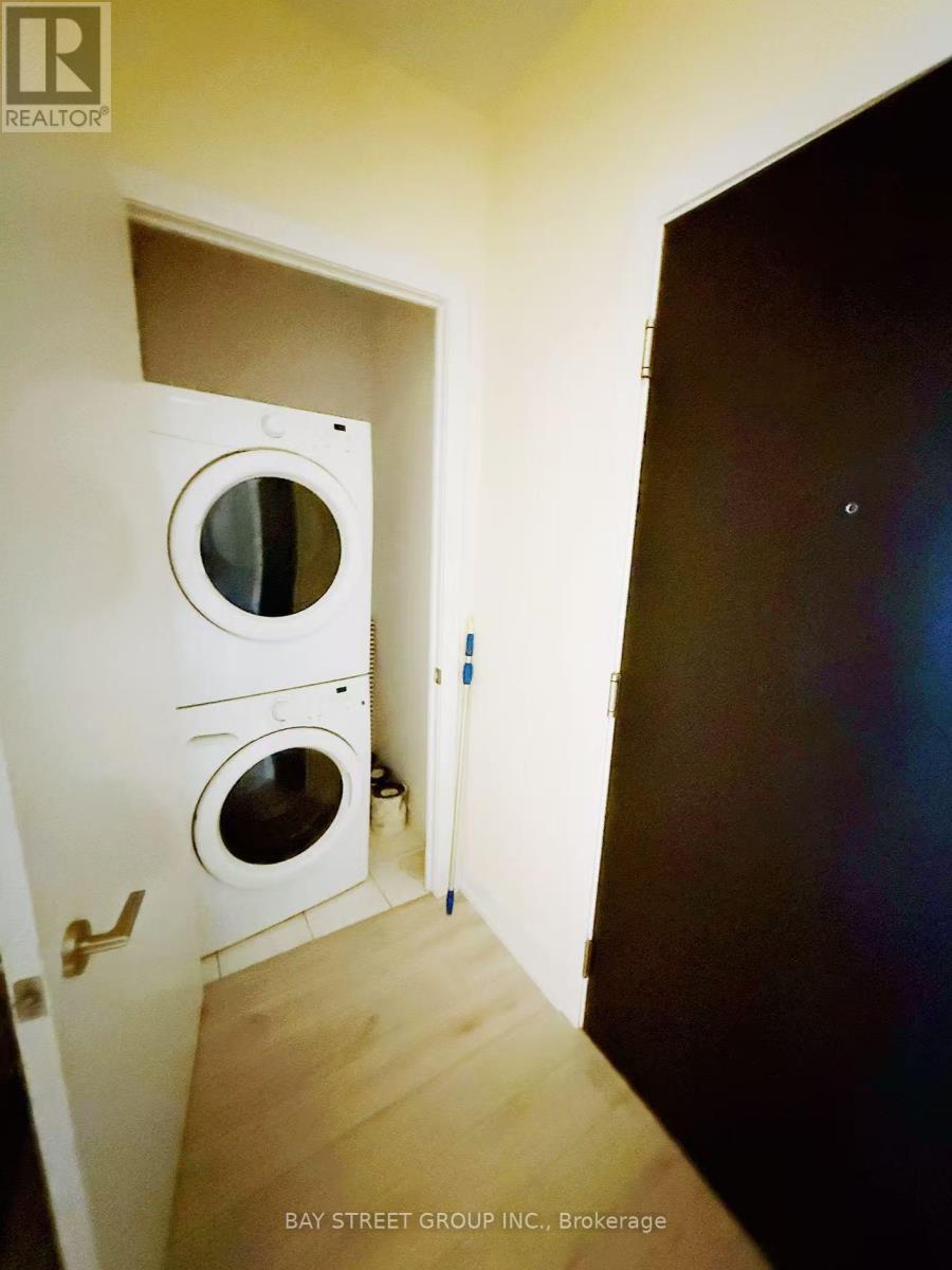 241 - 9471 Yonge Street, Richmond Hill, Ontario  L4C 1V4 - Photo 5 - N12486502