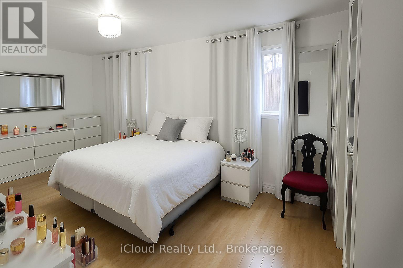 87 O'connor Crescent S, Richmond Hill (North Richvale), Ontario  L4C 7N9 - Photo 11 - N12549648