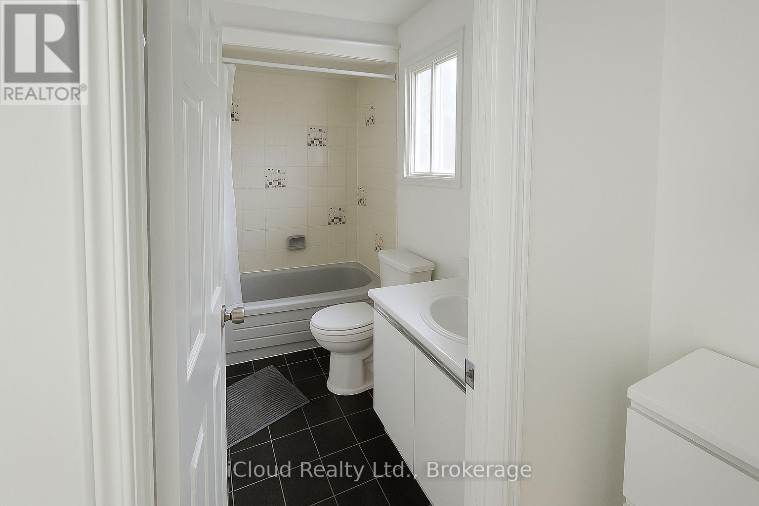 87 O'connor Crescent S, Richmond Hill (North Richvale), Ontario  L4C 7N9 - Photo 15 - N12549648