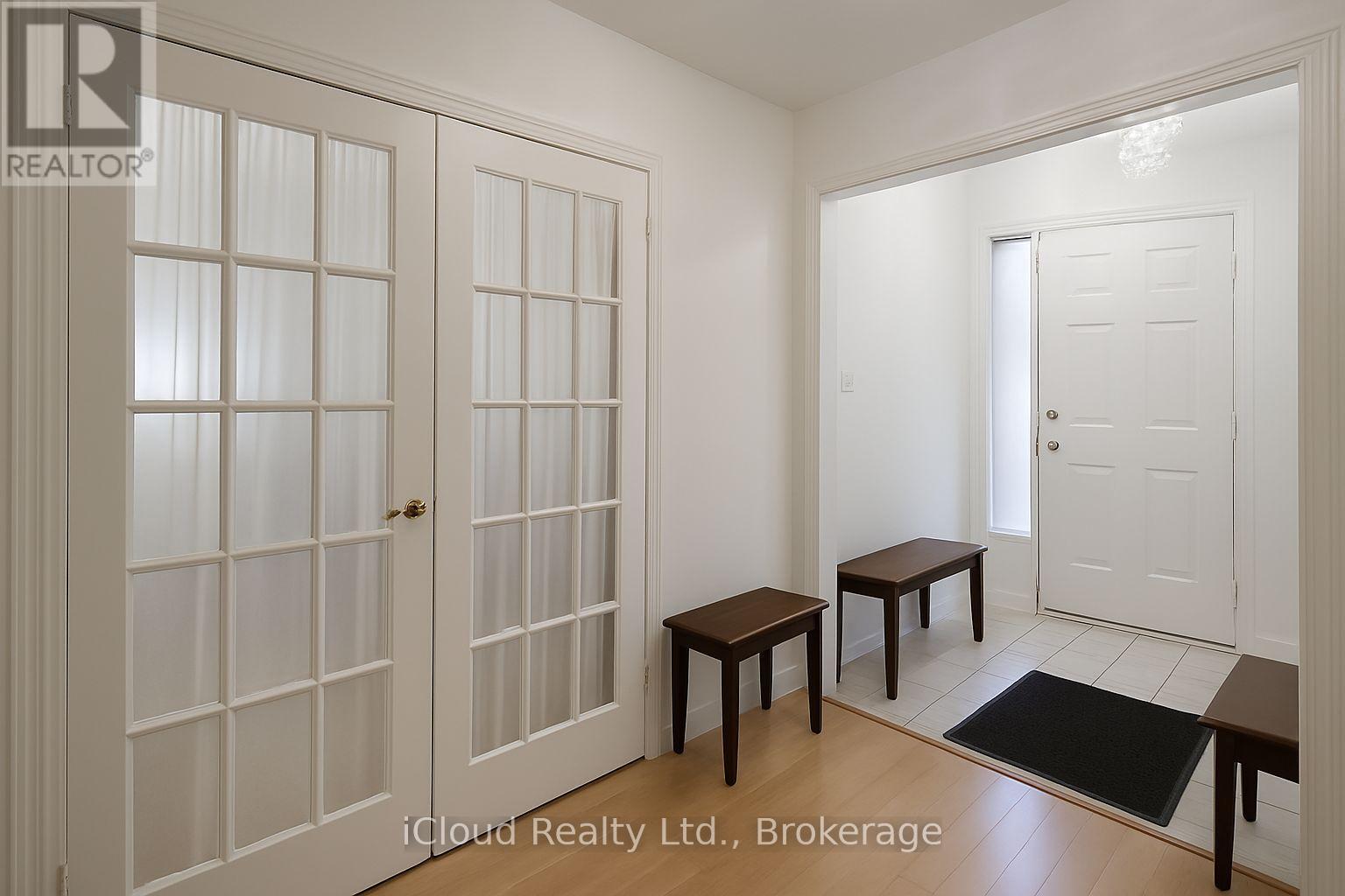 87 O'connor Crescent S, Richmond Hill (North Richvale), Ontario  L4C 7N9 - Photo 2 - N12549648