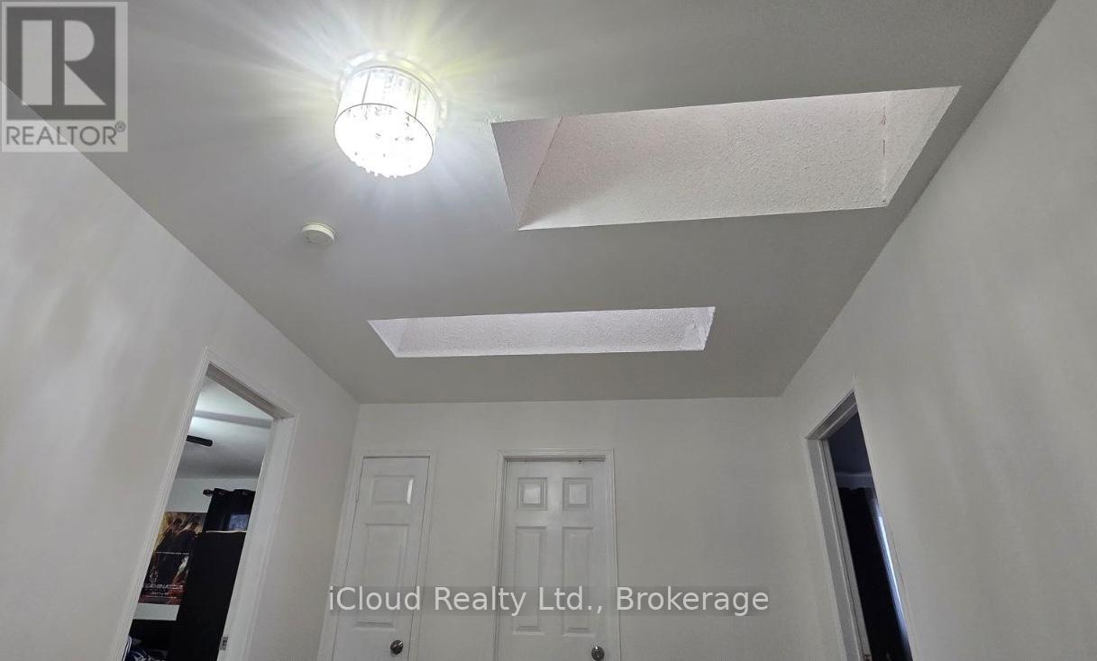 87 O'connor Crescent S, Richmond Hill (North Richvale), Ontario  L4C 7N9 - Photo 16 - N12549648