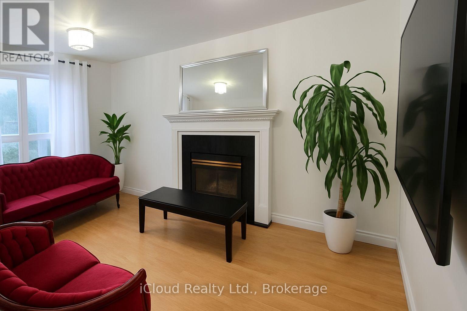 87 O'connor Crescent S, Richmond Hill (North Richvale), Ontario  L4C 7N9 - Photo 4 - N12549648