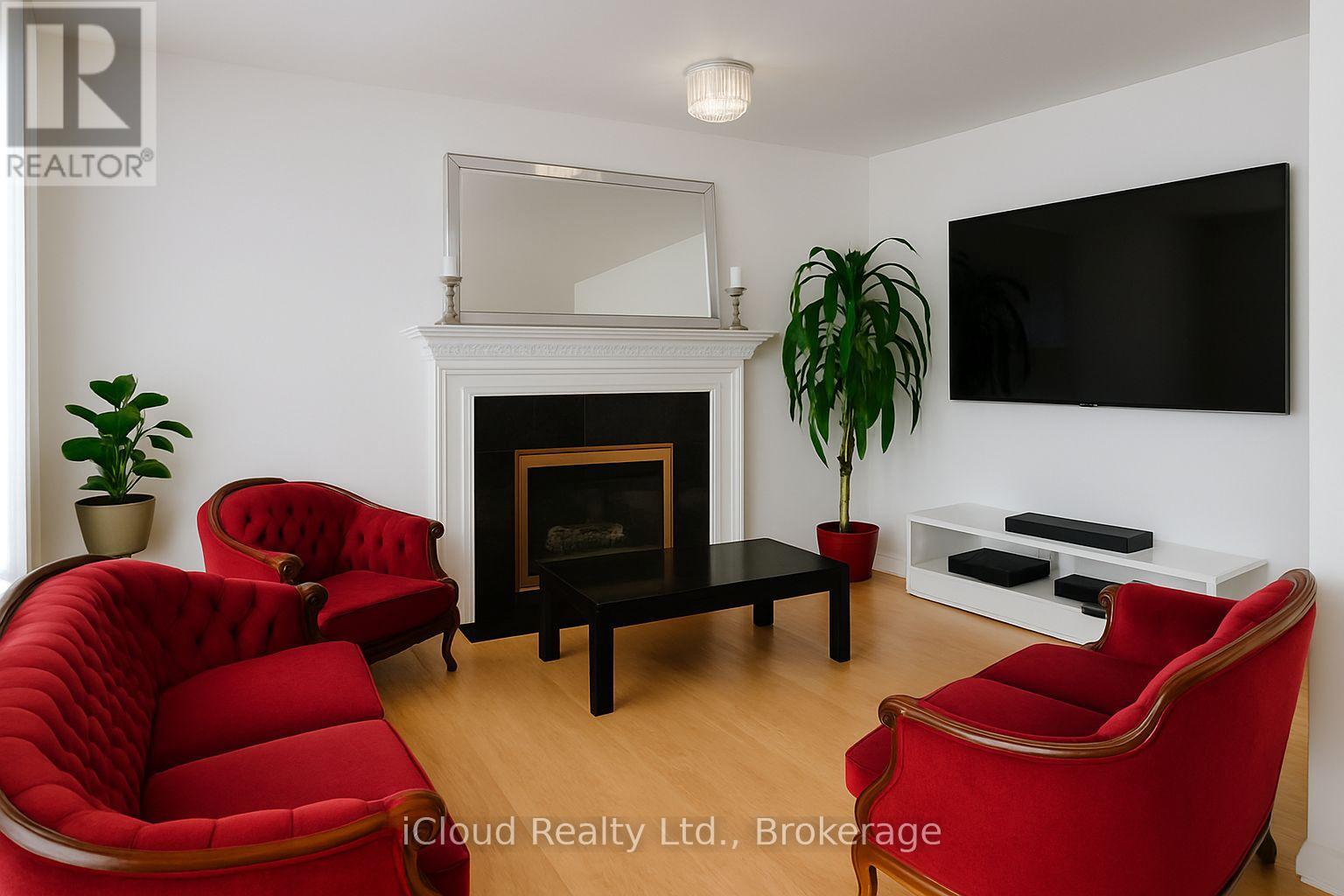 87 O'connor Crescent S, Richmond Hill (North Richvale), Ontario  L4C 7N9 - Photo 3 - N12549648