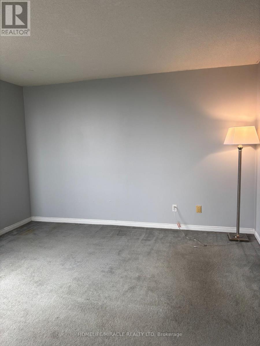 711 - 135 Hillcrest Avenue, Mississauga (Cooksville), Ontario  L5B 4B1 - Photo 14 - W12542800