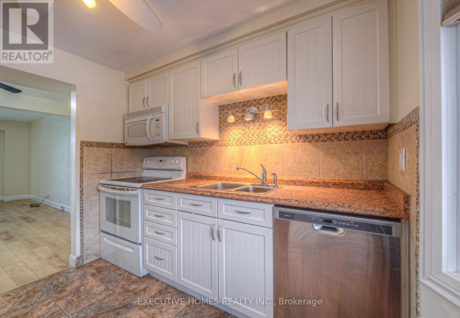 595 Preston Parkway, Cambridge, Ontario  N3H 5J9 - Photo 9 - X12309920