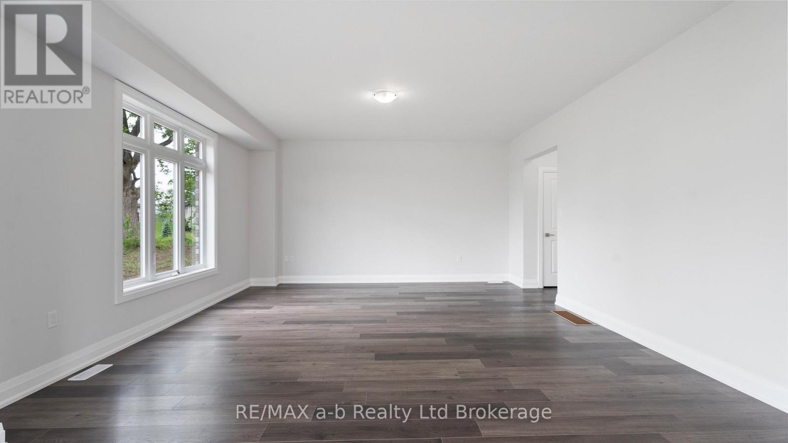 99 Cayley Street, Norwich, Ontario N0J 1P0 - Photo 7 - X12580128