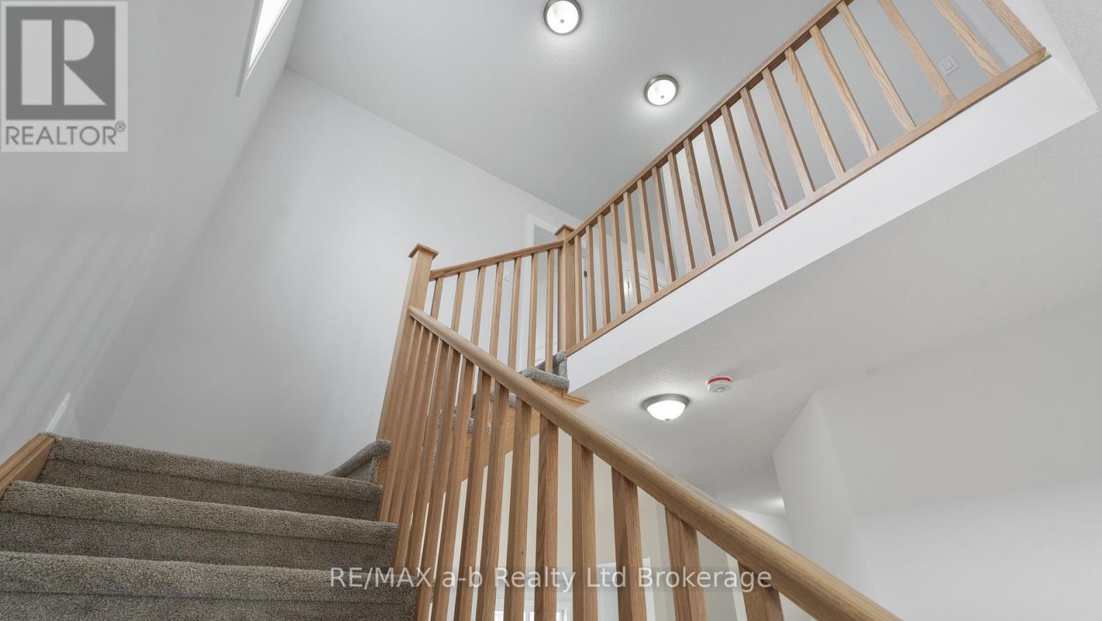 107 Cayley Street, Norwich, Ontario N0J 1P0 - Photo 12 - X12580136