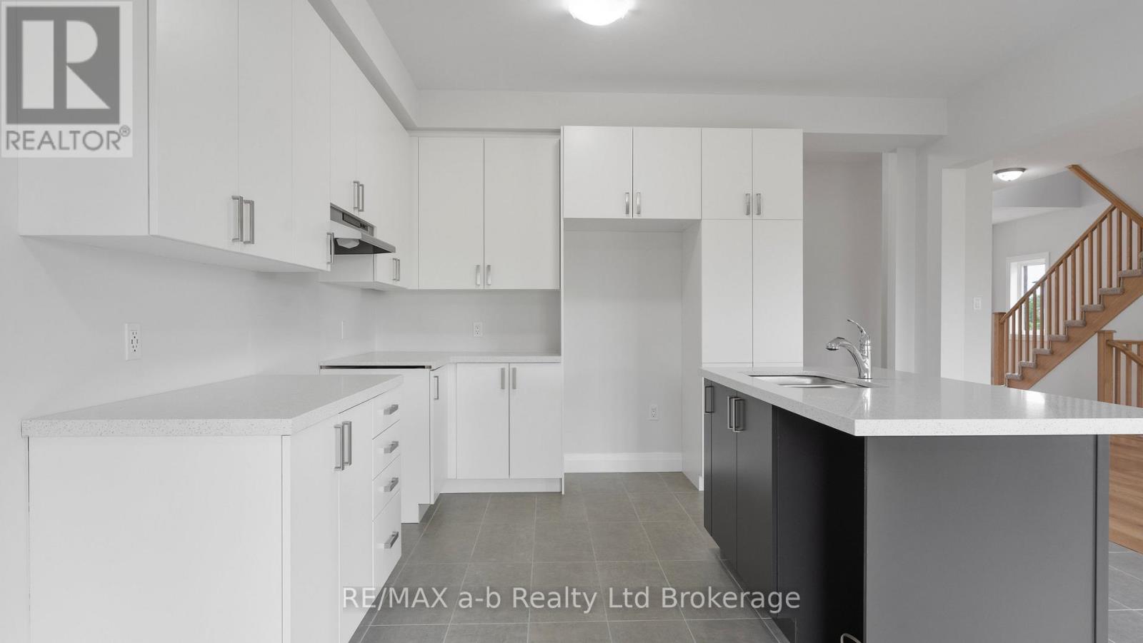 107 Cayley Street, Norwich, Ontario N0J 1P0 - Photo 9 - X12580136