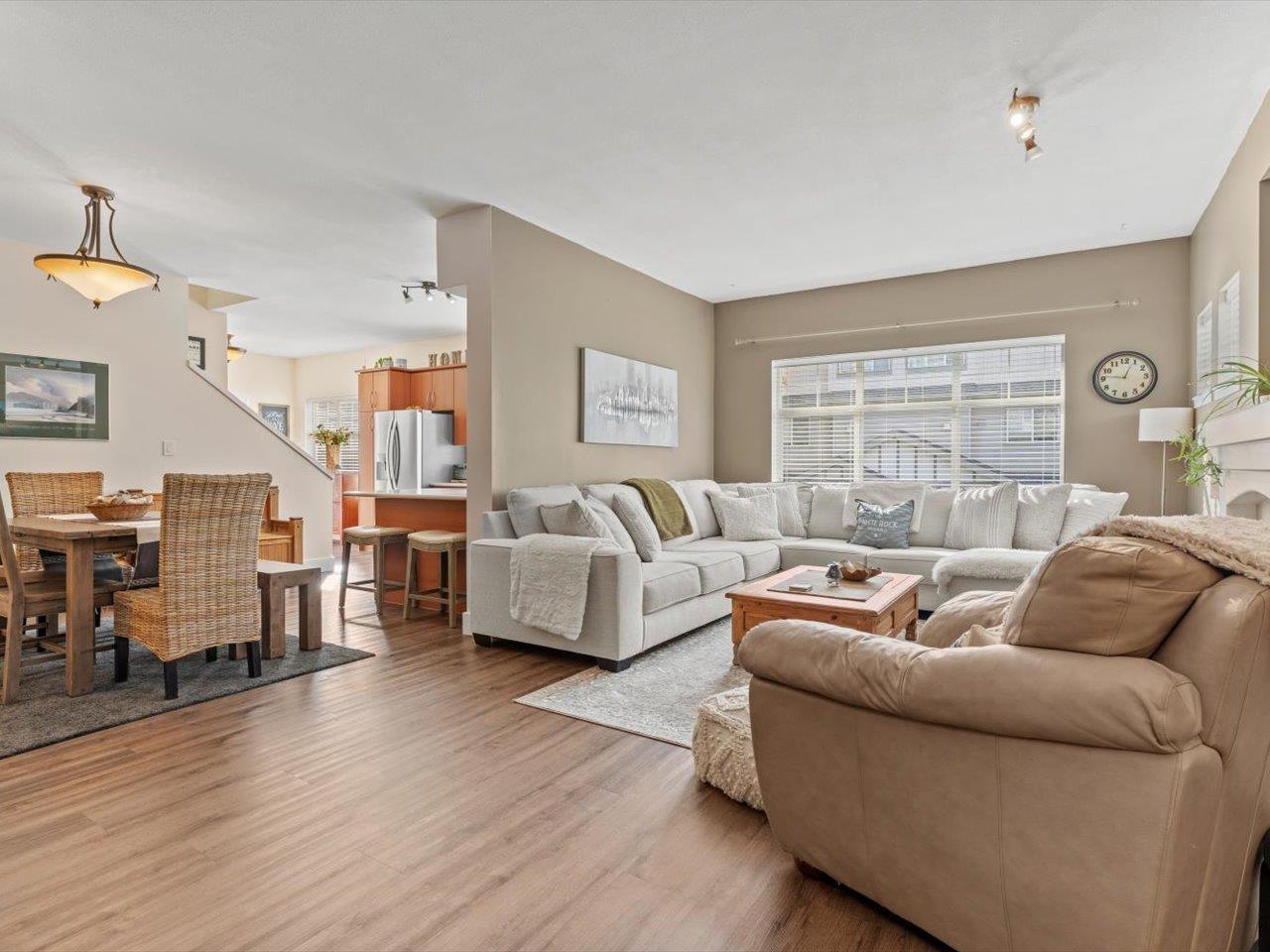 2 2733 Parkway Drive, Surrey, British Columbia V4P 3P7 - Photo 1 - R3063703