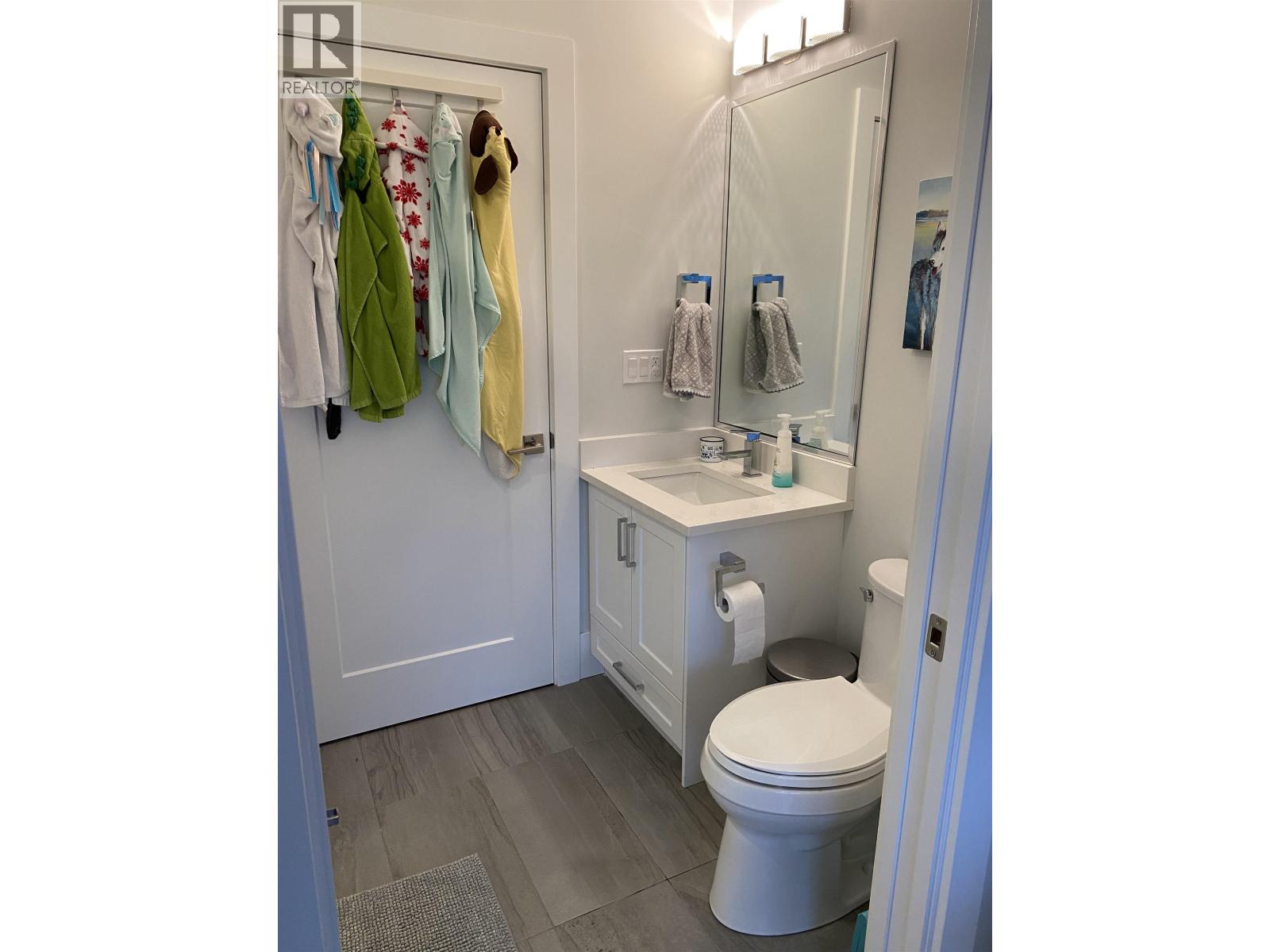 3345 Parker Street, Vancouver, British Columbia  V5K 2W1 - Photo 5 - R3070183