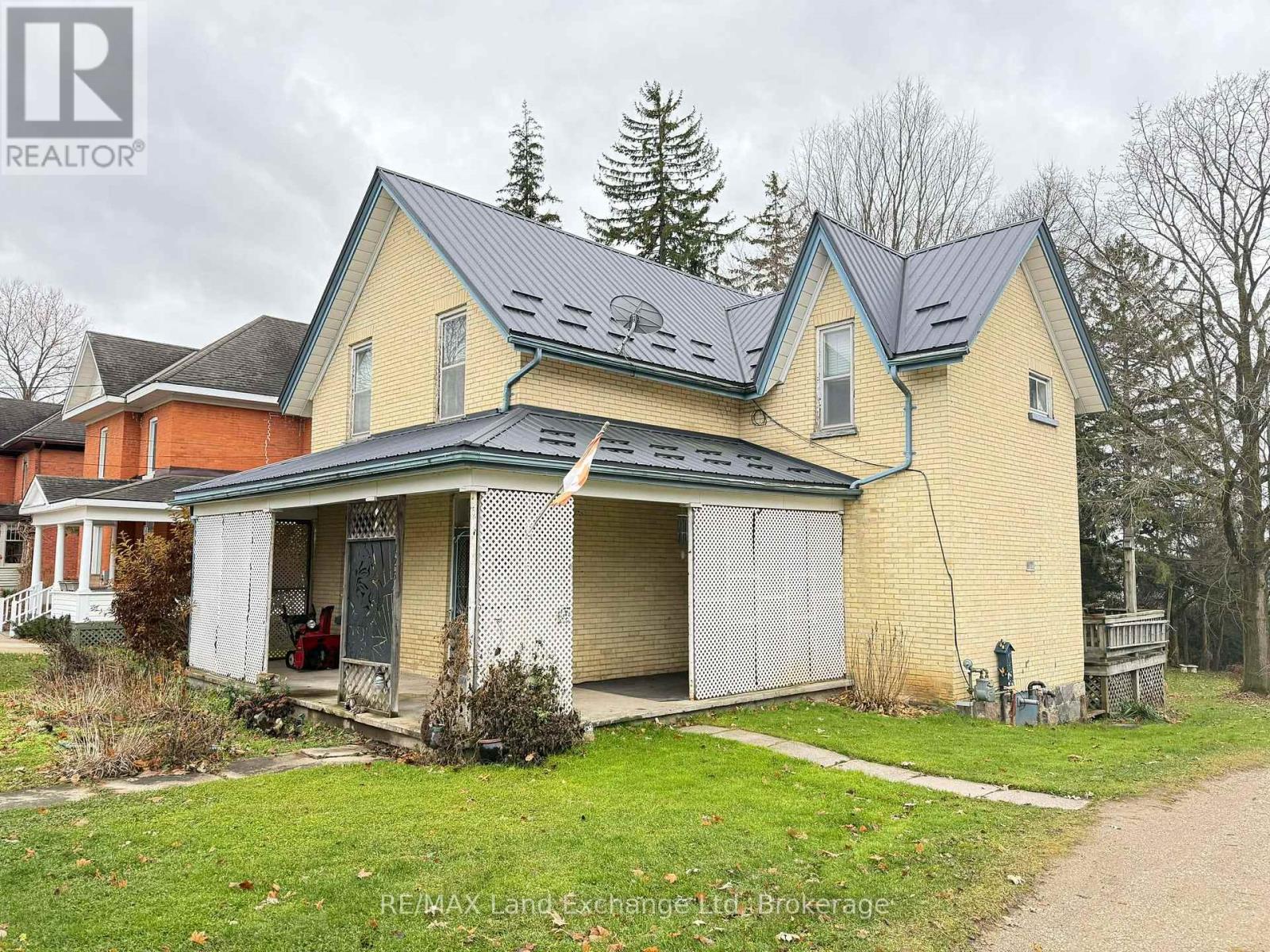 126 Diagonal Road, North Huron, Ontario  N0G 2W0 - Photo 3 - X12580152