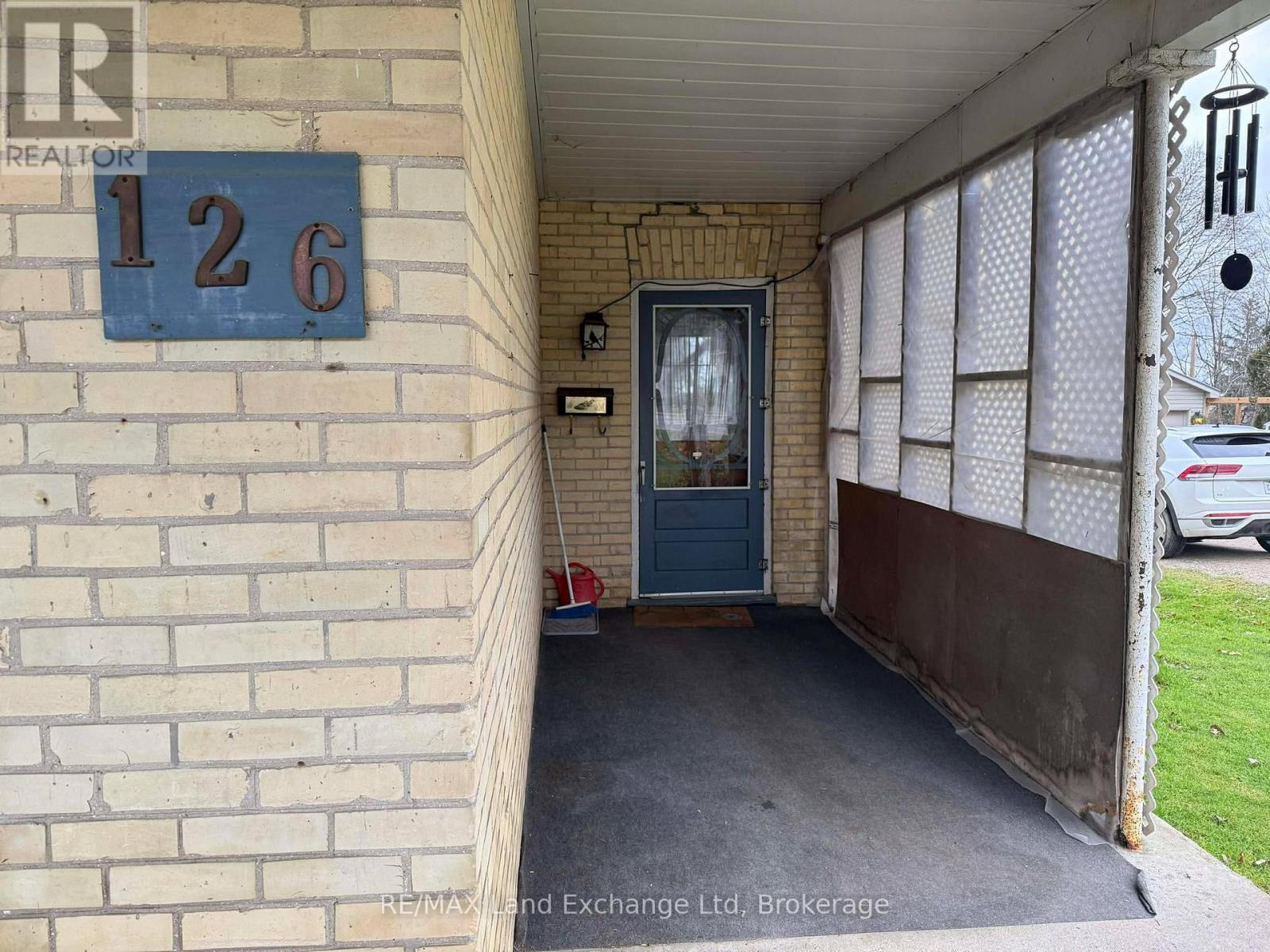 126 Diagonal Road, North Huron, Ontario  N0G 2W0 - Photo 5 - X12580152