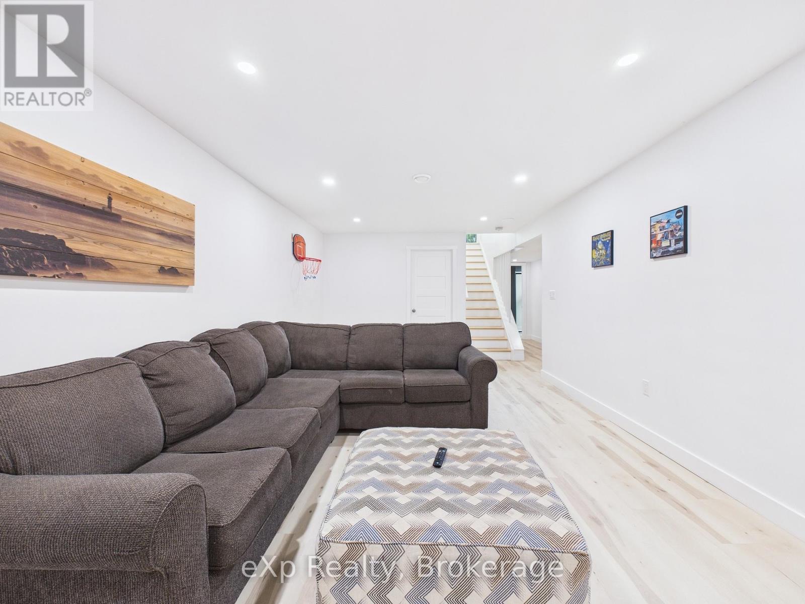 568 Mcnabb Street, Saugeen Shores, Ontario N0H 2L0 - Photo 18 - X12580198