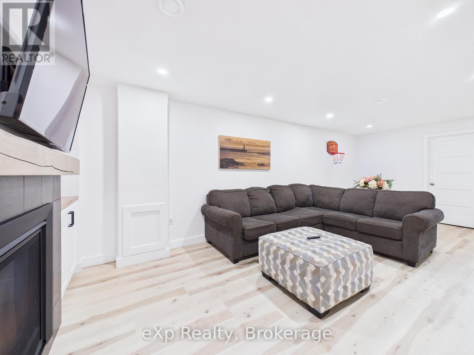 568 Mcnabb Street, Saugeen Shores, Ontario N0H 2L0 - Photo 20 - X12580198