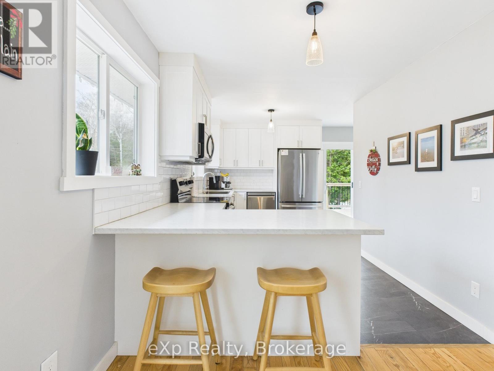 568 Mcnabb Street, Saugeen Shores, Ontario N0H 2L0 - Photo 6 - X12580198