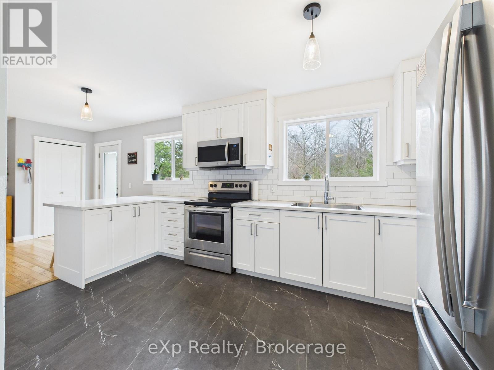 568 Mcnabb Street, Saugeen Shores, Ontario N0H 2L0 - Photo 7 - X12580198