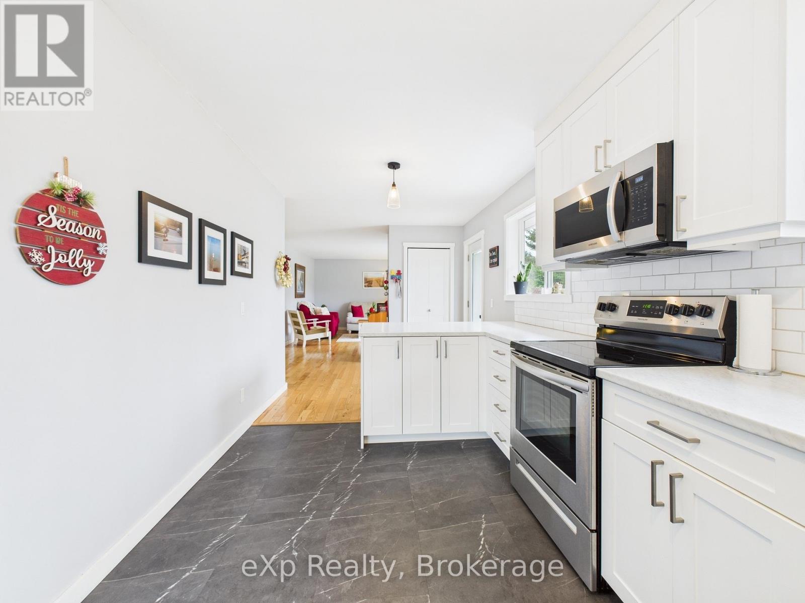 568 Mcnabb Street, Saugeen Shores, Ontario N0H 2L0 - Photo 9 - X12580198