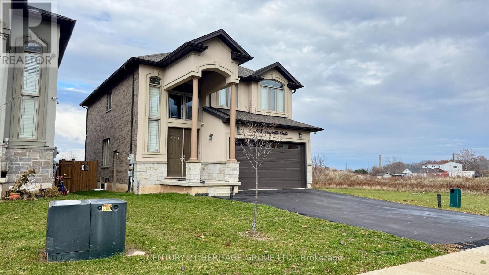 238 Nashville Circle, Hamilton, Ontario L8G 0B5 - Photo 2 - X12571866