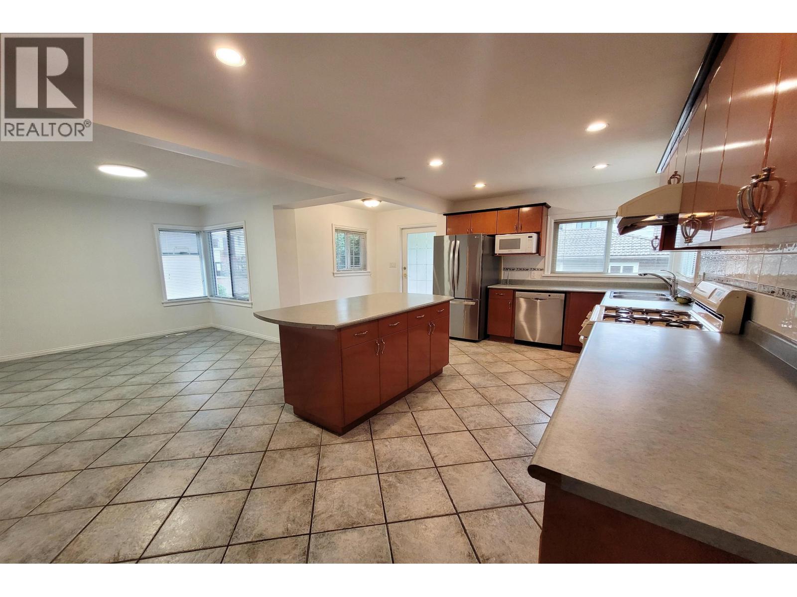 1467 W 58th Avenue, Vancouver, British Columbia  V6P 1W4 - Photo 6 - R3040106