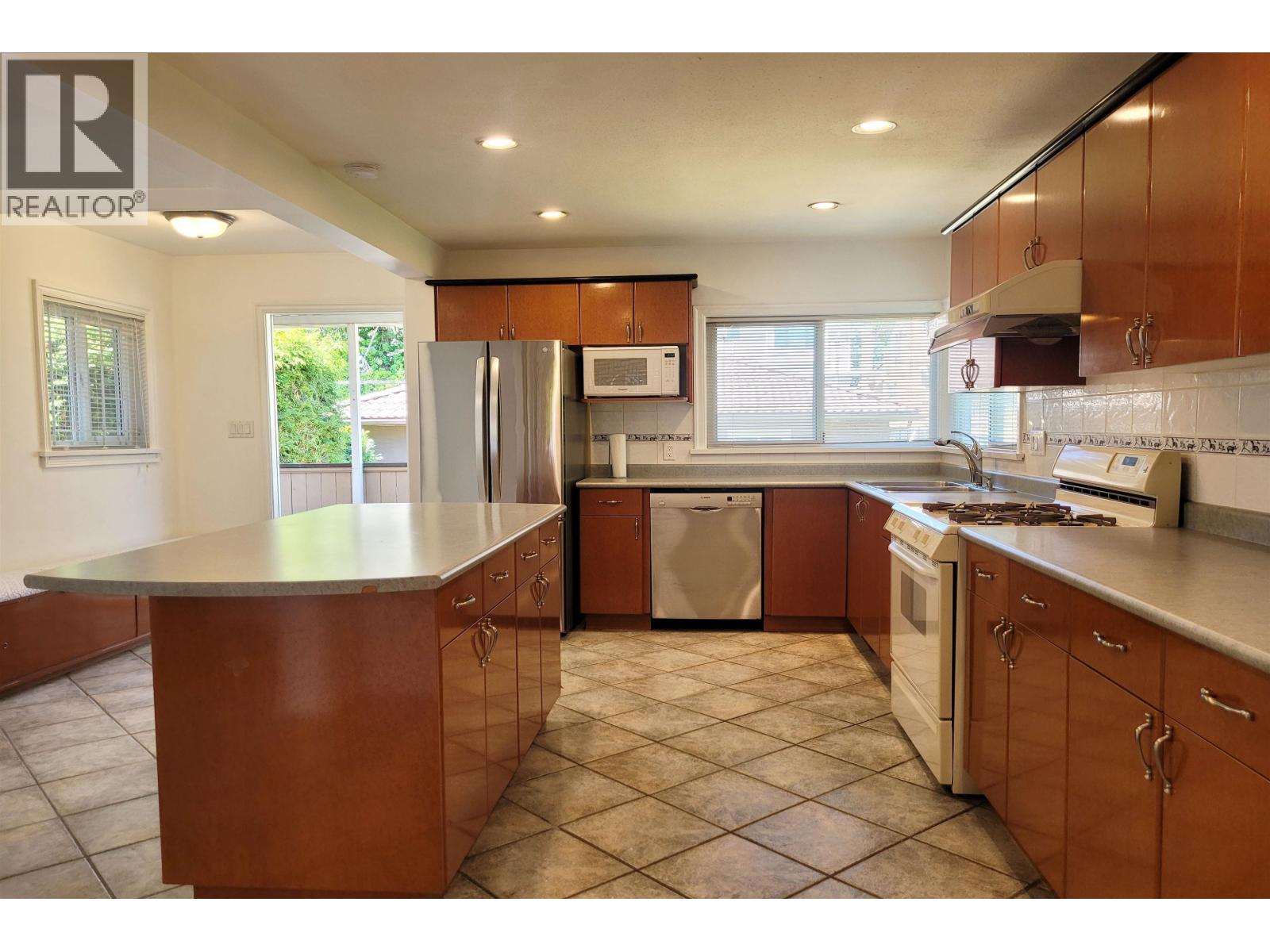 1467 W 58th Avenue, Vancouver, British Columbia  V6P 1W4 - Photo 5 - R3040106