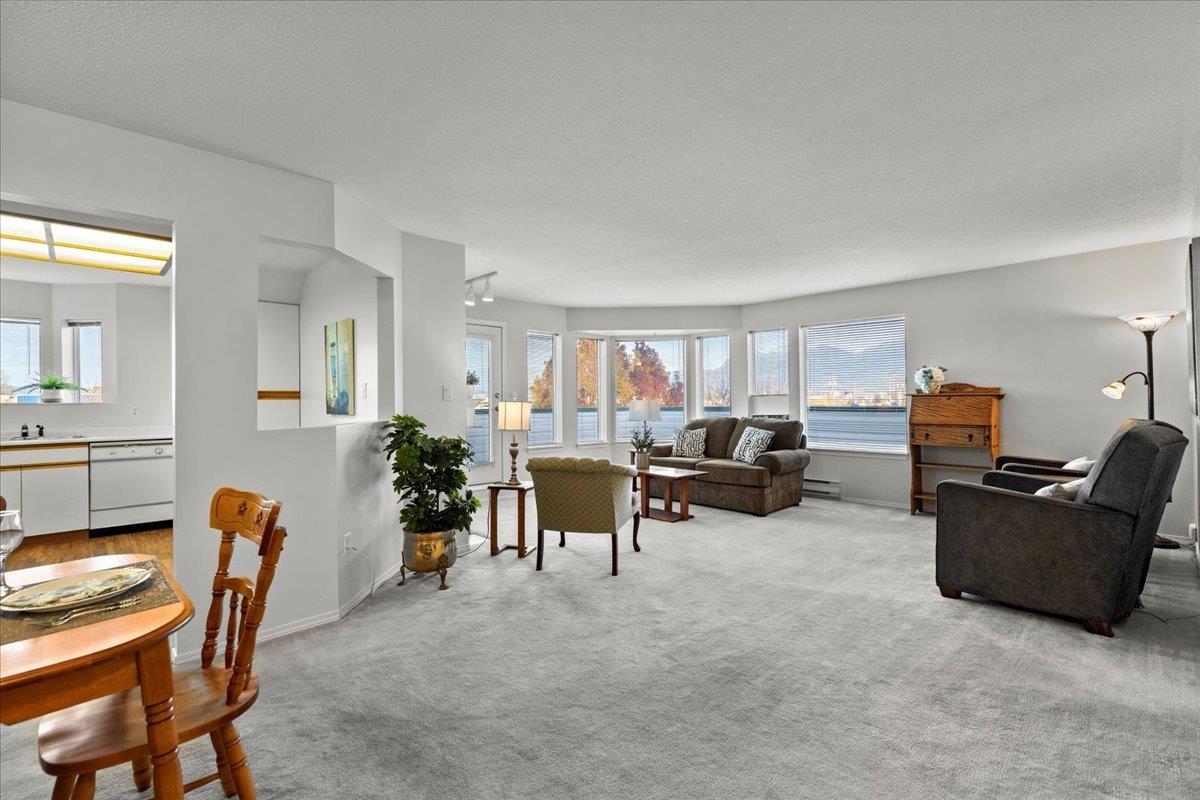 210 7651 Amber Drive, Sardis West Vedder, Chilliwack, British Columbia  V2R 3J6 - Photo 2 - R3070366