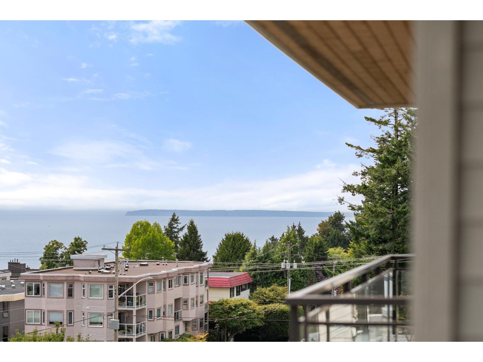 Ph2 1333 Winter Street, White Rock, British Columbia  V4B 3Y2 - Photo 1 - R3070365