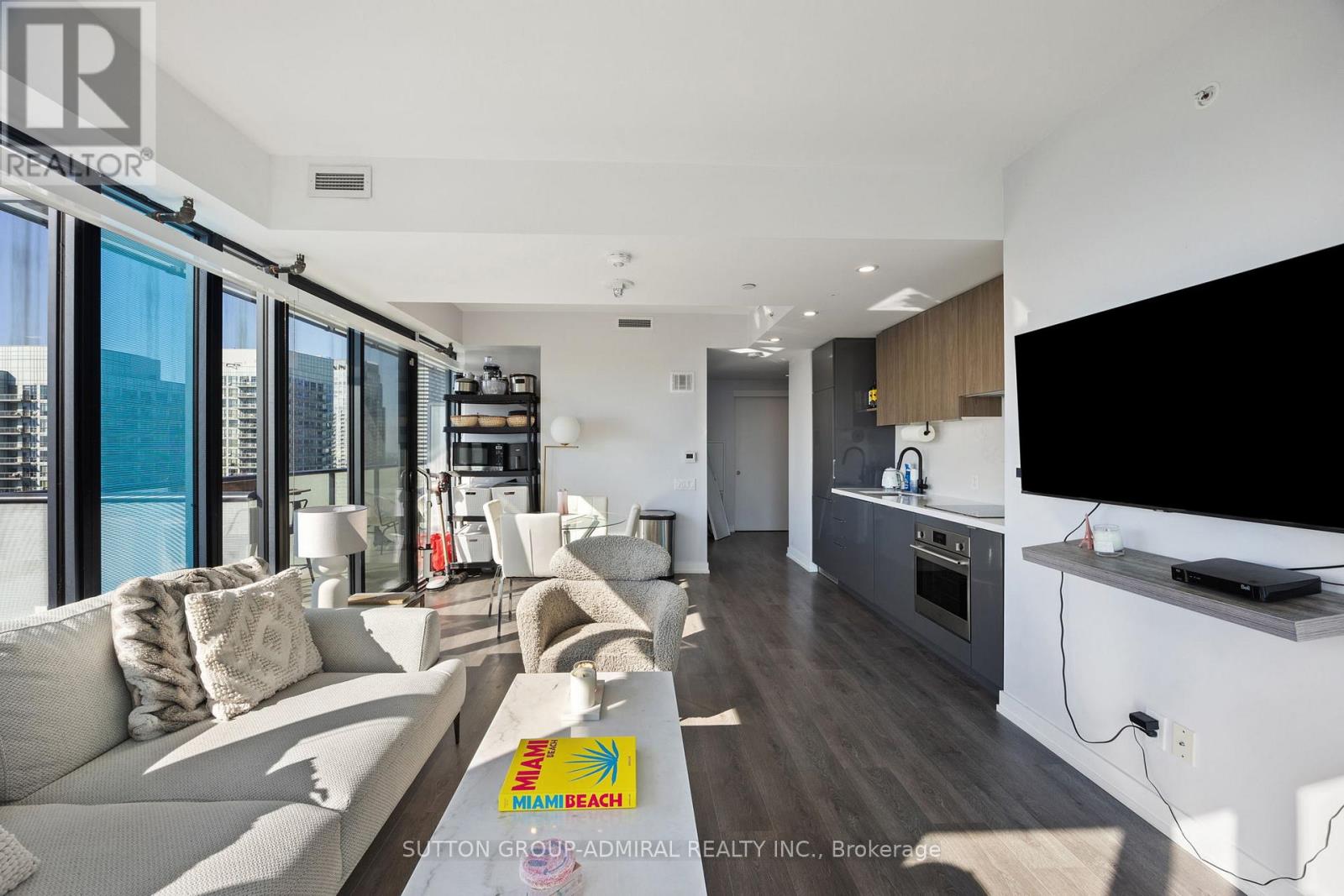 3309 - 161 Roehampton Avenue, Toronto, Ontario  M4P 0C8 - Photo 10 - C12580086