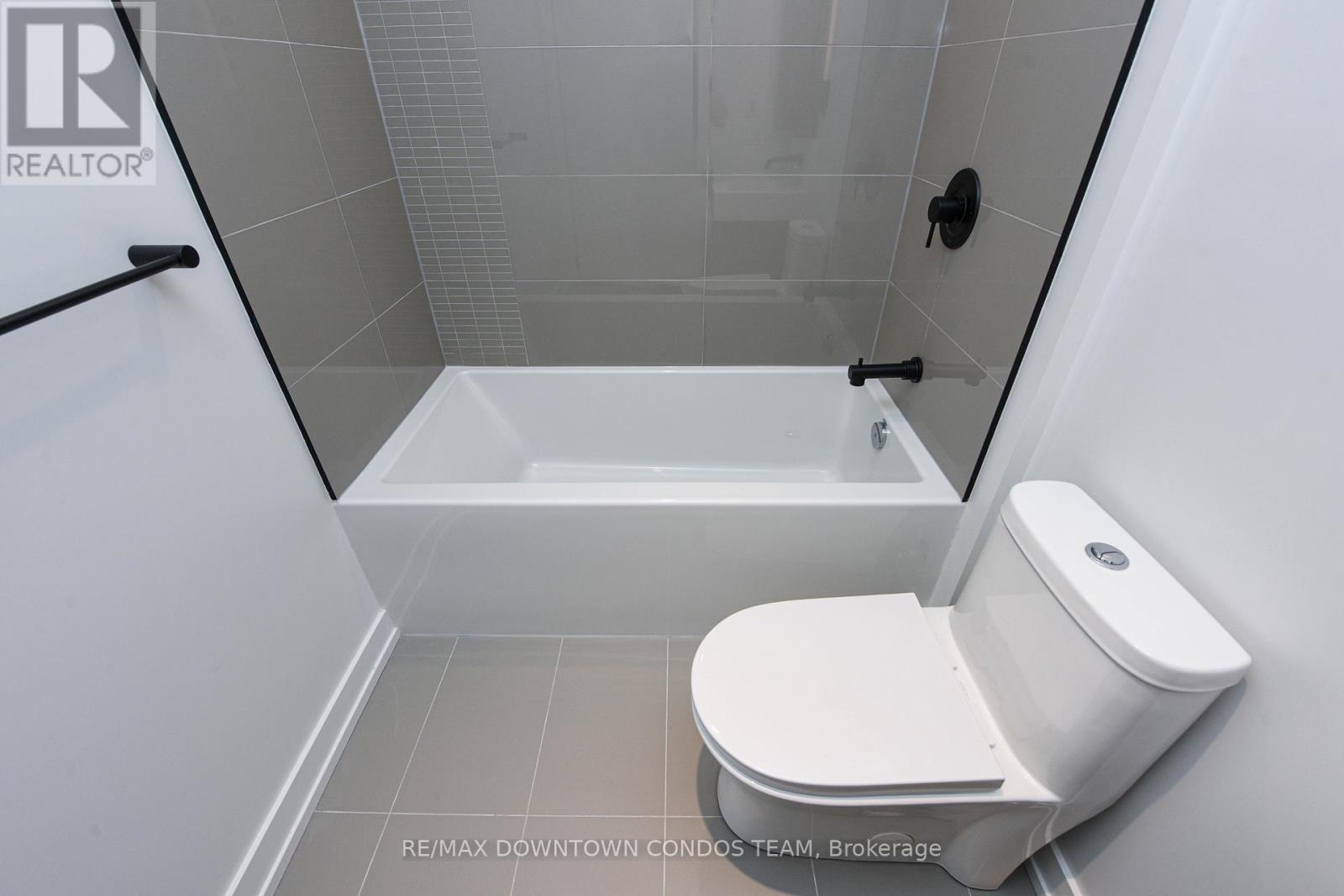 2405 - 117 Broadway Avenue, Toronto, Ontario  M4P 1V3 - Photo 12 - C12580108