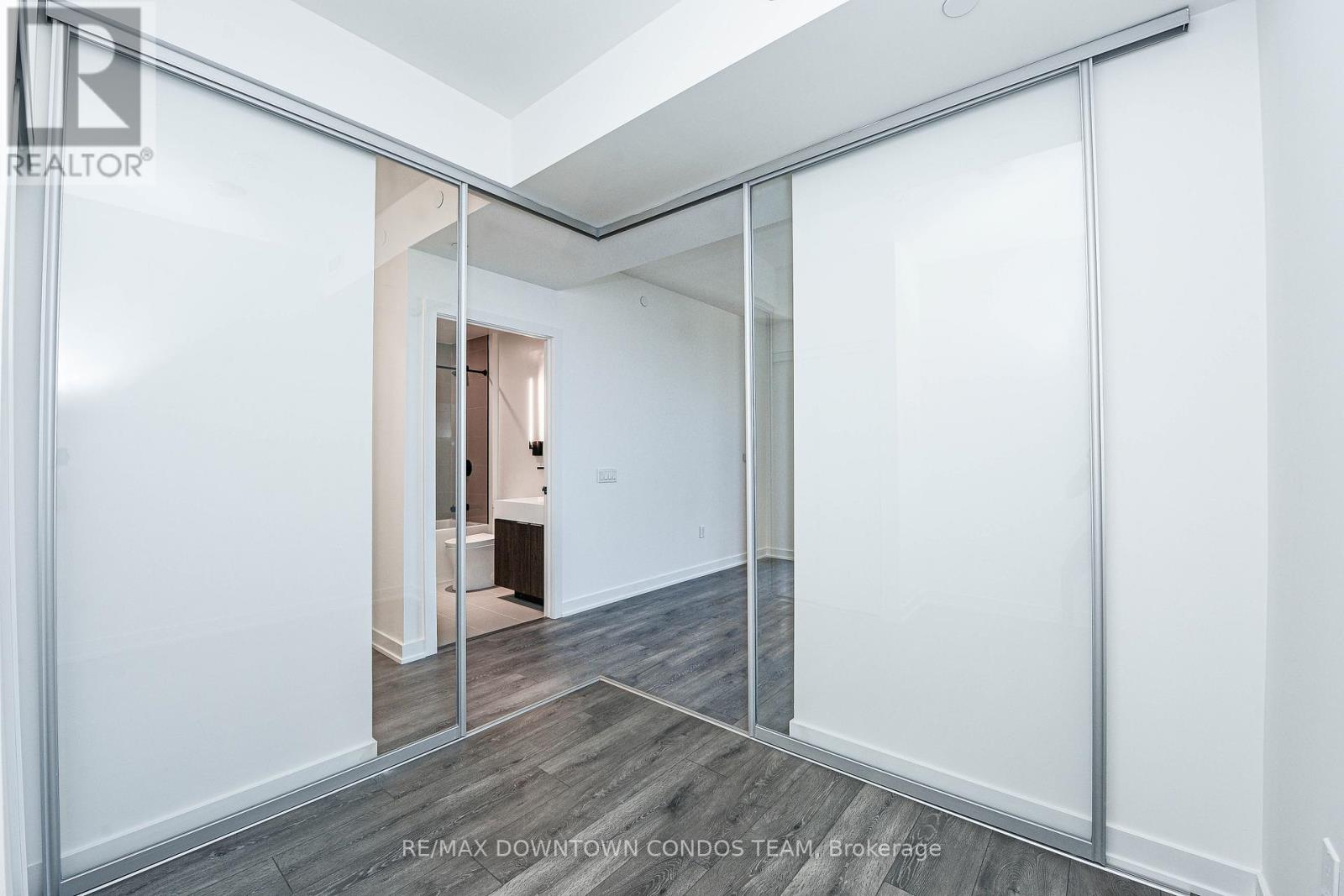 2405 - 117 Broadway Avenue, Toronto, Ontario  M4P 1V3 - Photo 17 - C12580108