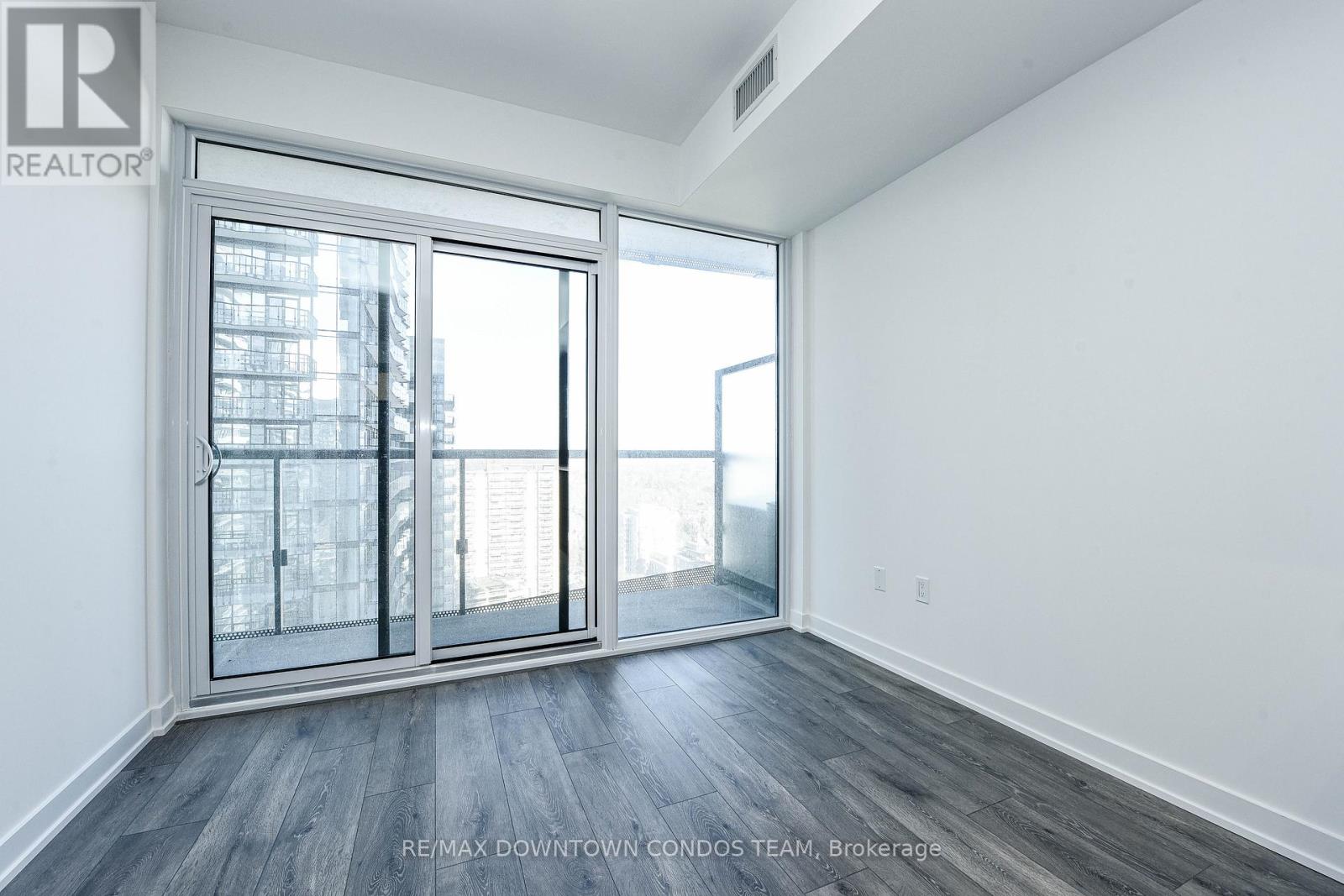 2405 - 117 Broadway Avenue, Toronto, Ontario  M4P 1V3 - Photo 19 - C12580108