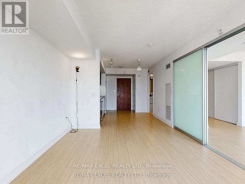 3911 - 85 Queens Wharf Road, Toronto, Ontario  M5V 0J9 - Photo 11 - C12580182