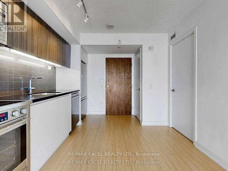 3911 - 85 Queens Wharf Road, Toronto, Ontario  M5V 0J9 - Photo 16 - C12580182