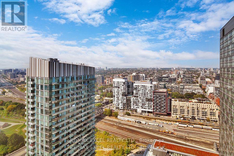 3911 - 85 Queens Wharf Road, Toronto, Ontario  M5V 0J9 - Photo 9 - C12580182