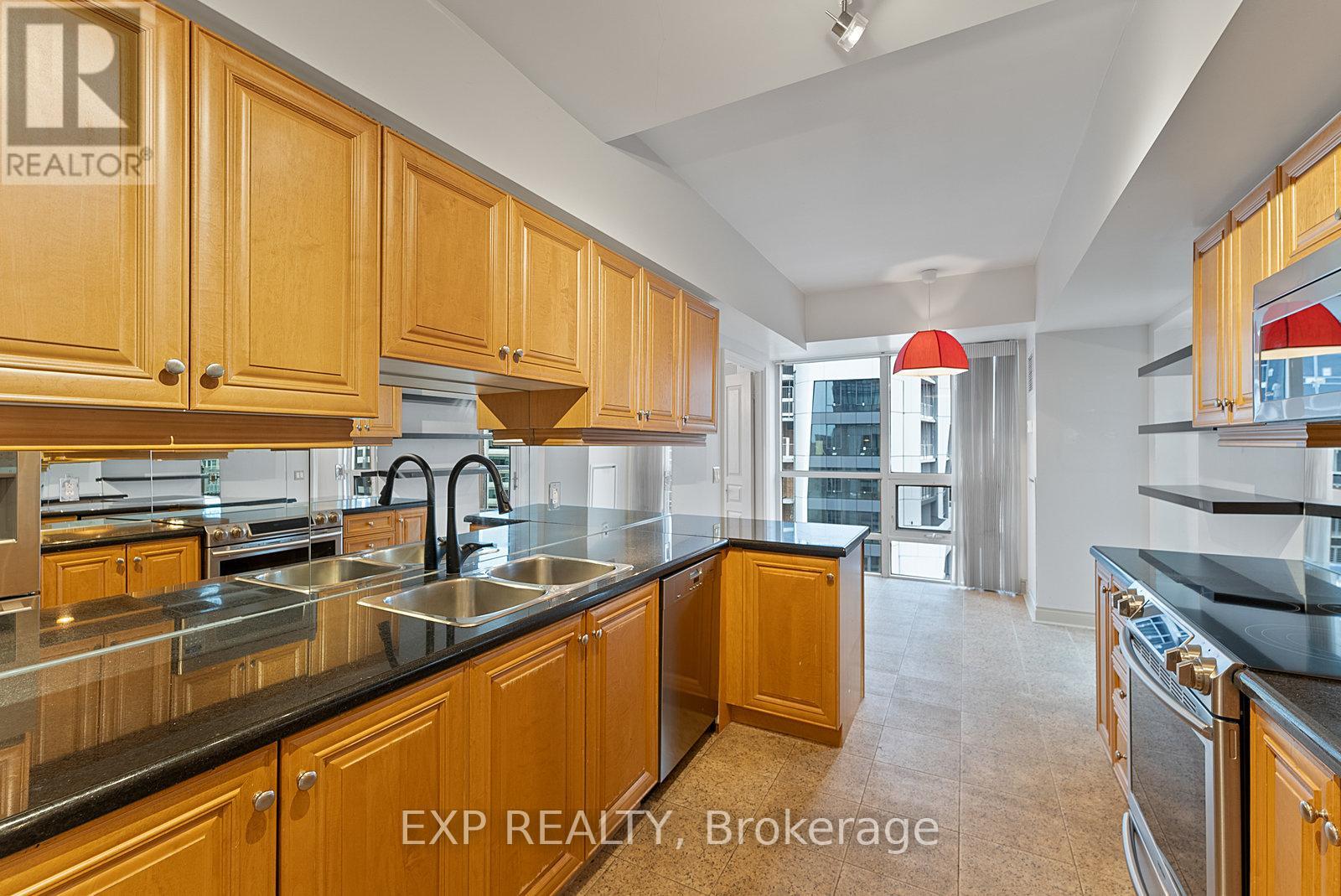 1103 - 10 Delisle Avenue, Toronto, Ontario  M4V 3C6 - Photo 15 - C12580192