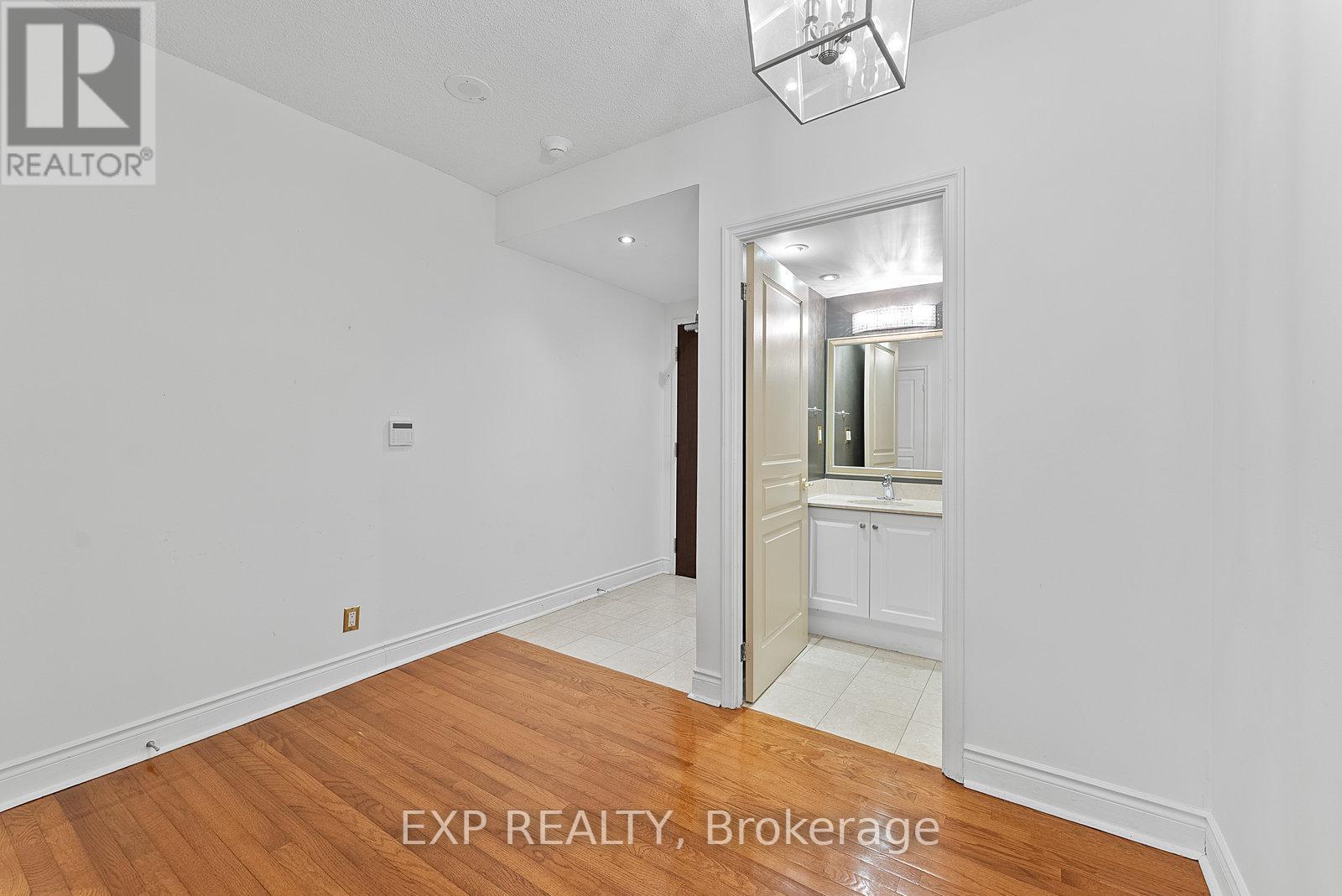 1103 - 10 Delisle Avenue, Toronto, Ontario  M4V 3C6 - Photo 4 - C12580192