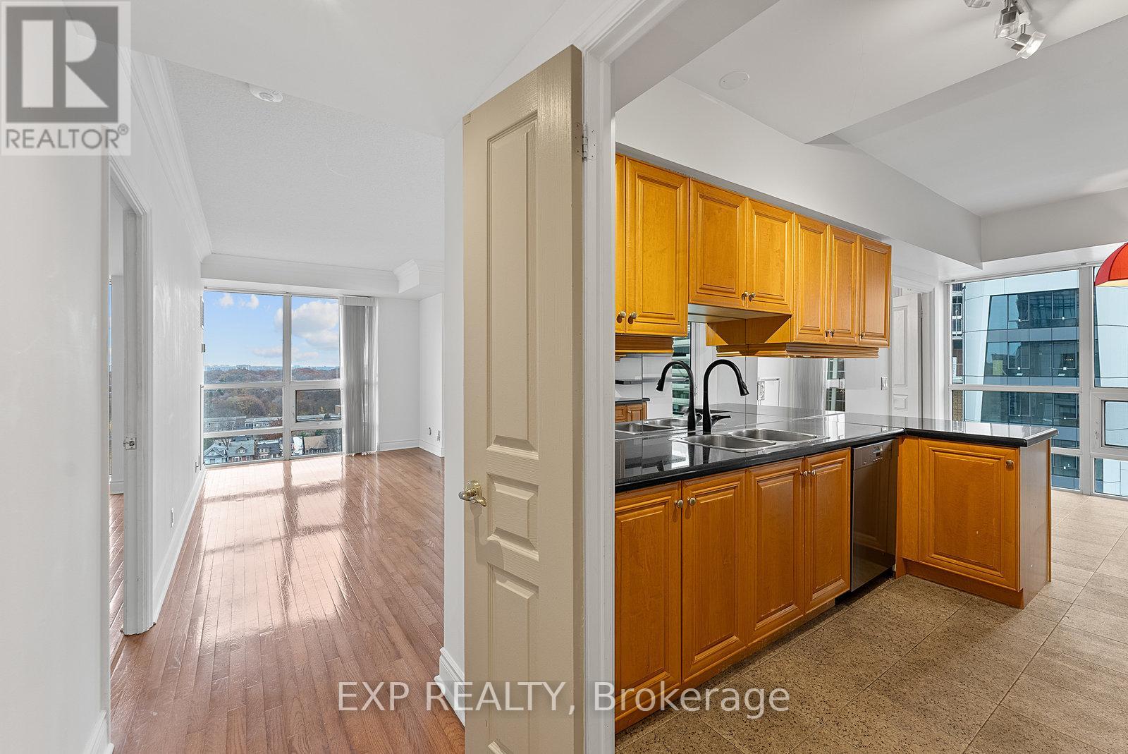 1103 - 10 Delisle Avenue, Toronto, Ontario  M4V 3C6 - Photo 5 - C12580192