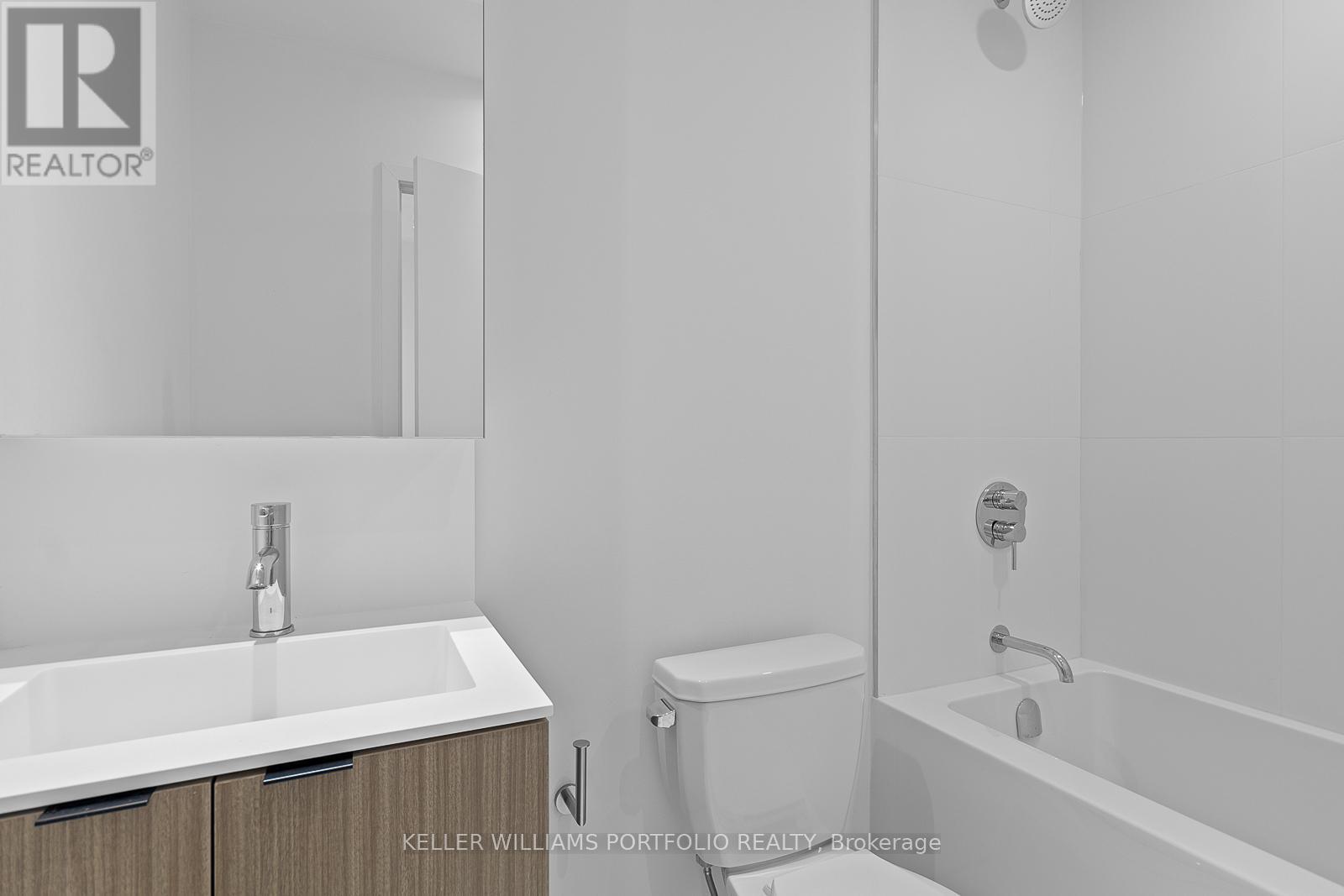 407 - 20 Edward Street, Toronto, Ontario  M5G 0C5 - Photo 13 - C12580200